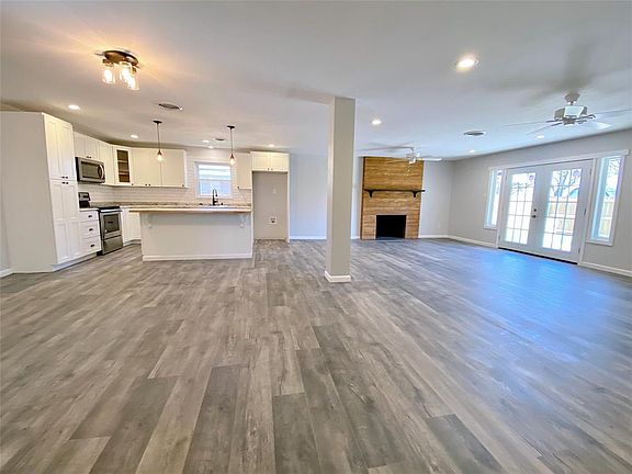 5th image of 1837 Mimosa Dr