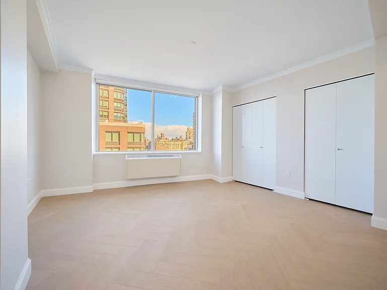 160 Riverside Blvd #20A — Photo 14