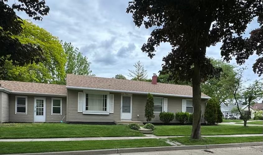 1st image of 530 E Courtland Pl