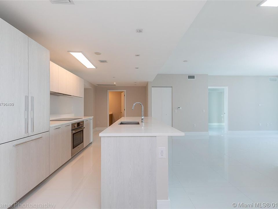 1st image of 501 NE 31st St Unit 3302