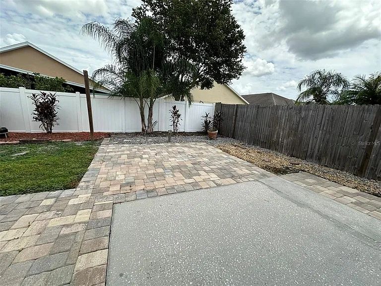 10707 Flycast Cir — Photo 31