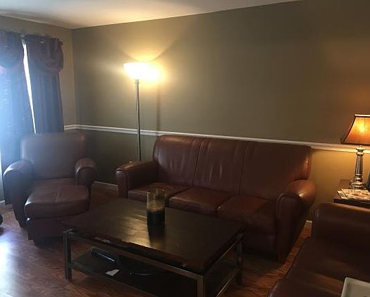4th image of 11 N Saint Clair St