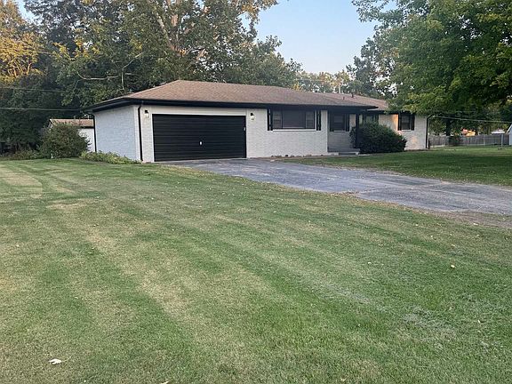 2nd image of 1300 S Fieldcrest St