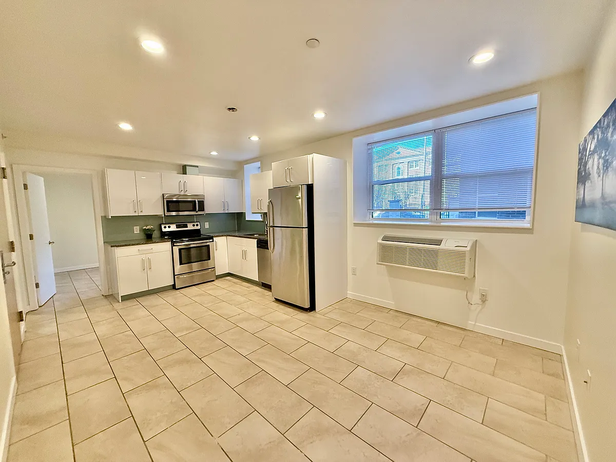 Building Photo - 249 S 49th St #1O7