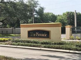 5602 Pinnacle Heights Cir, Tampa, FL