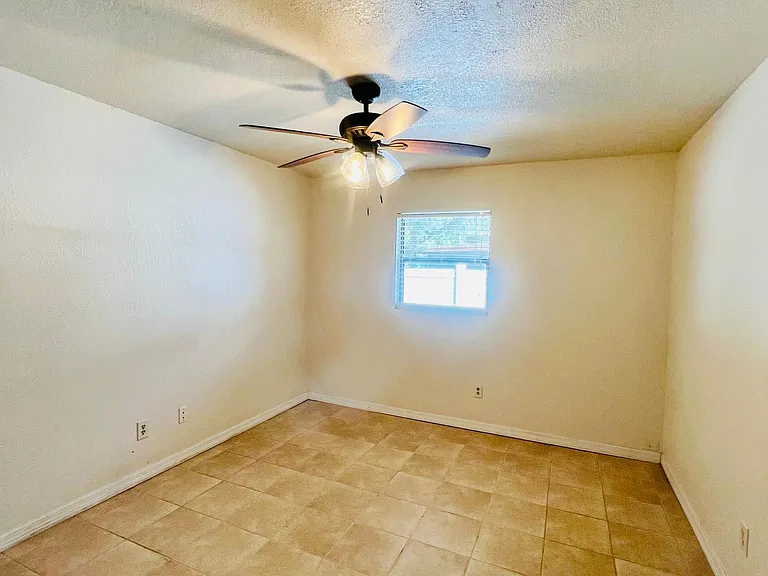 4641 Debbie Ln — Photo 20
