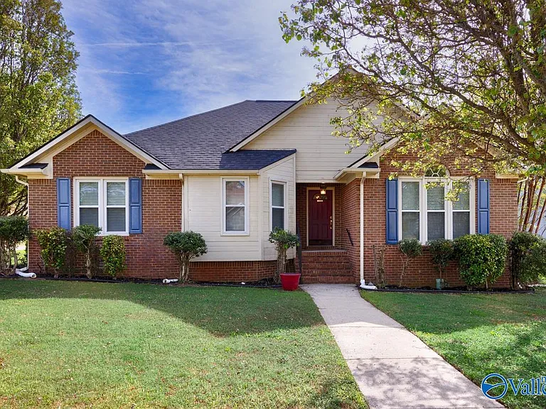 180 Jarrett Ln — Photo 4