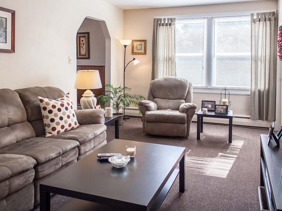 2nd image of 731 S Grand Ave APT 7