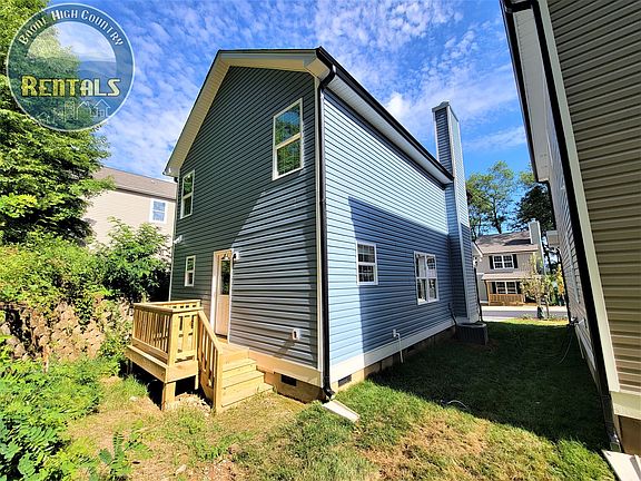 3rd image of 291 Stratford Ln #228