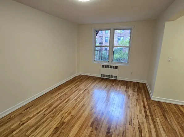 88-01 35th Ave #4D, Jackson Heights, NY 11372