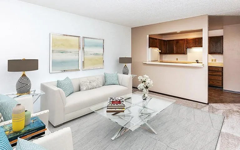 Foxhill Apartments — Photo 2