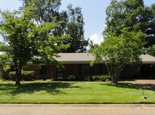 1225 Summer Ln, Jackson, MS 39211