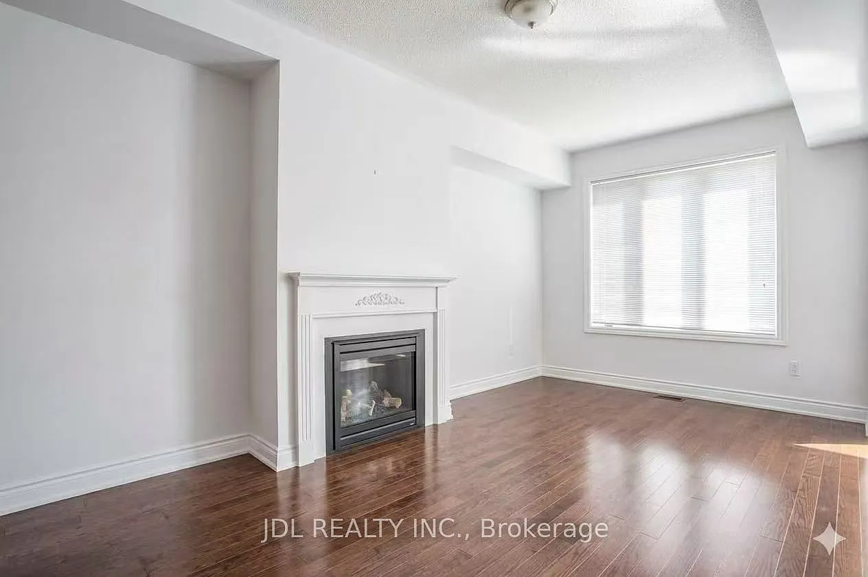 3 bed, $3,458 — Photo 4