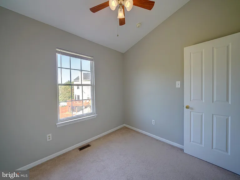 9314 Lawson Ln — Photo 35