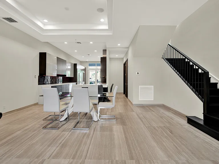 425 N Ocean Blvd #3 — Photo 28