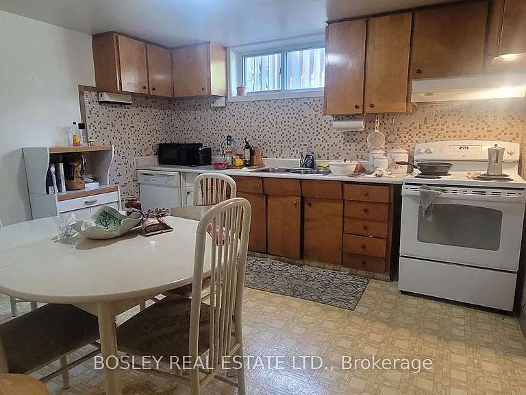50 Hathway Dr #BASEMENT — Photo 12