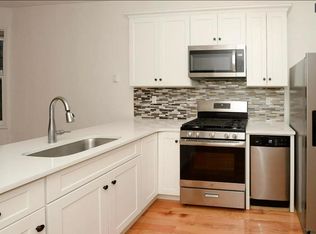 35 Poplar St #R, Jersey City, NJ 07307