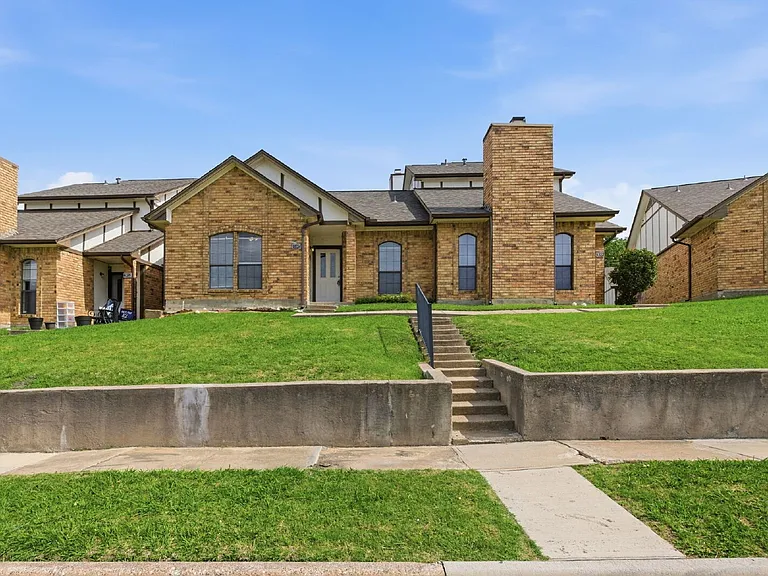 6324 Alissa Dr — Photo 1