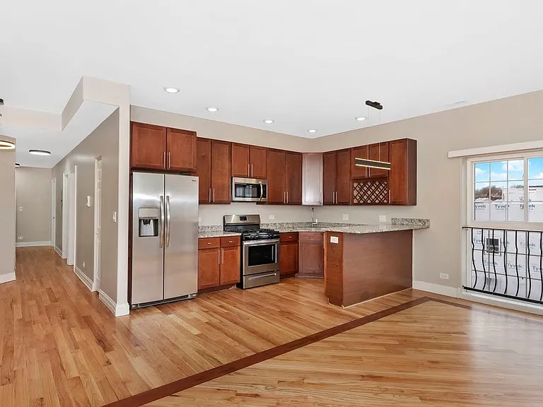 535 E 43rd St #3W — Photo 2