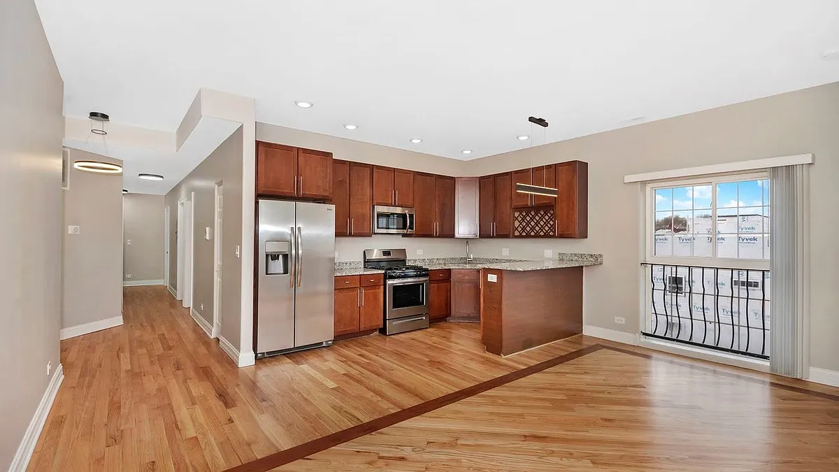 Building Photo - 535 E 43rd St #3W