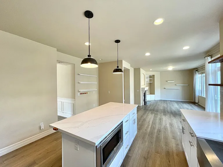 1921 NE 34th Pl — Photo 9