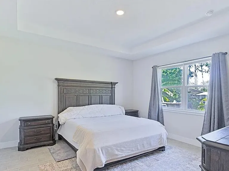 951 Sareta St SE — Photo 6