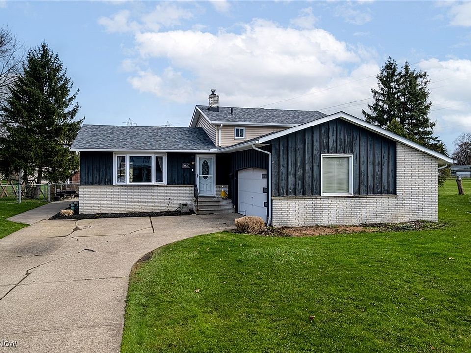 1st image of 7827 W List Ln