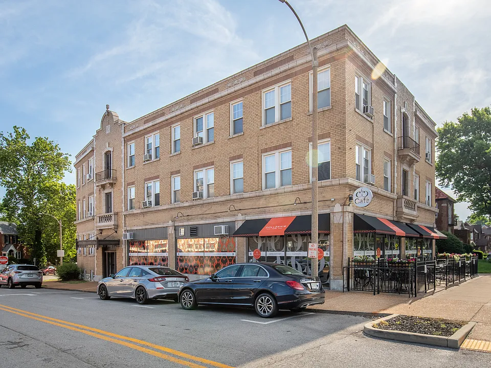 7350 Lindell Blvd #202