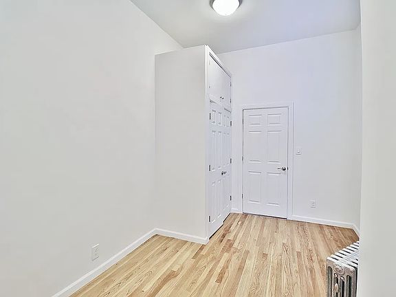5th image of 225 E 14th St #G