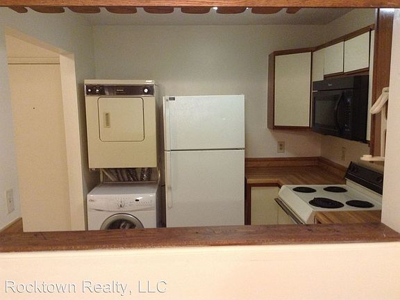 2nd image of 1384 Hunters Rd APT E
