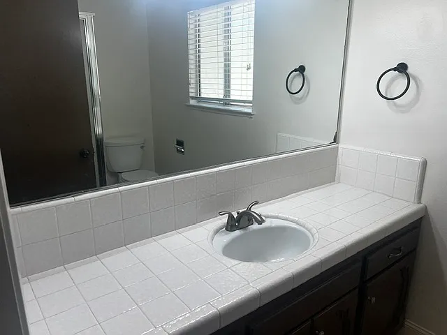 1412 Circle Dr E — Photo 3