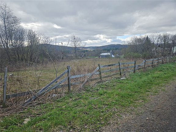 4th image of Dutch Valley Rd