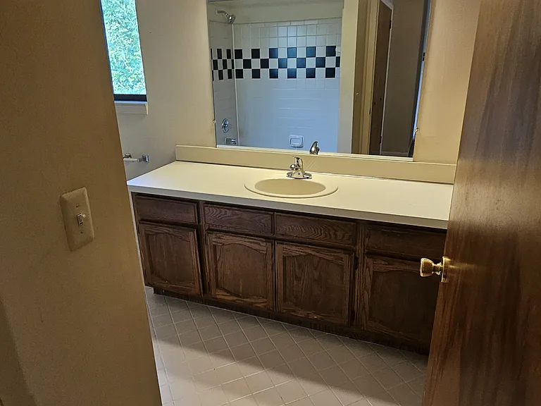 18440 E Forteen Mile Rd #5B — Photo 5