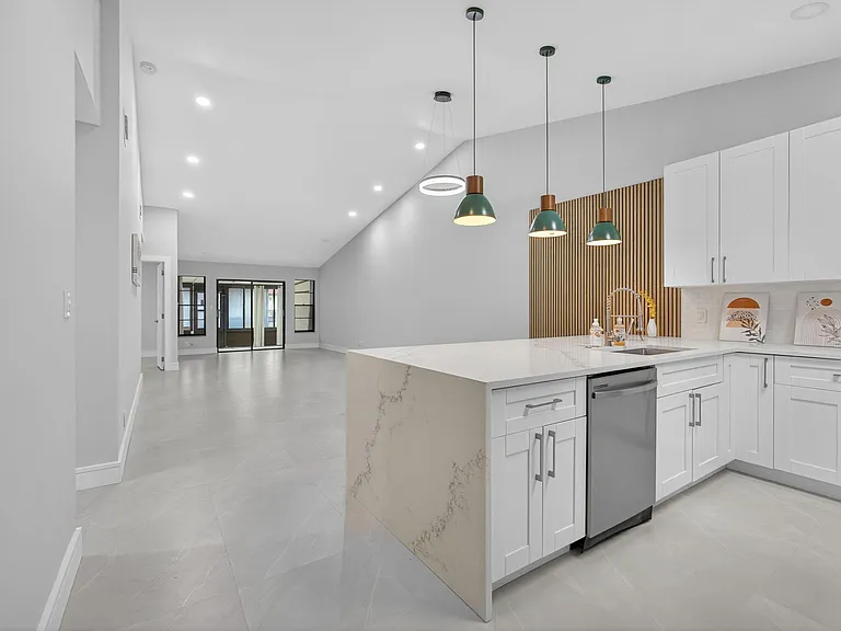 10924 Roebelini Palm Ct #A — Photo 6