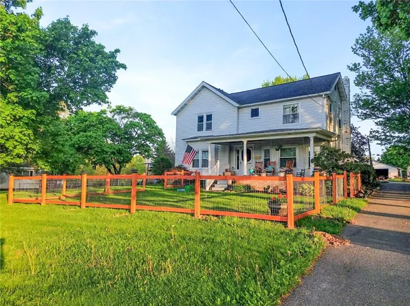 12 E River St, Waterloo, NY 13165