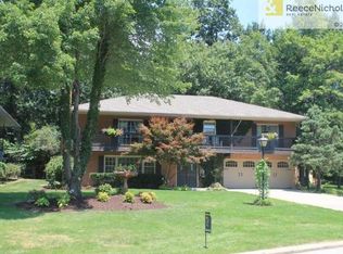 407 N Winnebago Dr, Lake Winnebago, MO 64034
