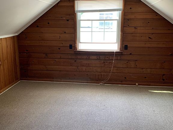 5th image of 612 Edgewood Dr