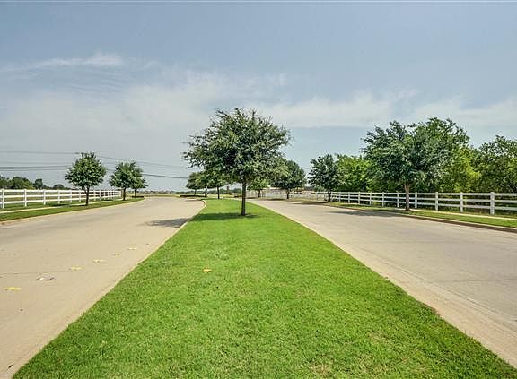 5th image of 8512 Autumn Creek Trl