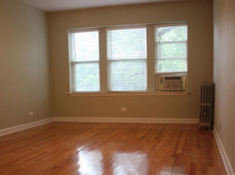 1st image of 7100 N Damen Ave