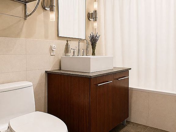 5th image of 517 W 46th St APT 404