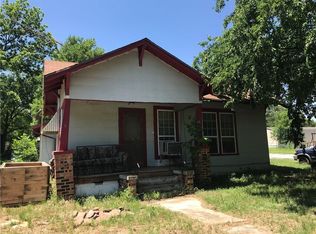 402 Maple St, Paradise, TX 76073