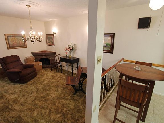 4th image of 2585 Tammy Dr