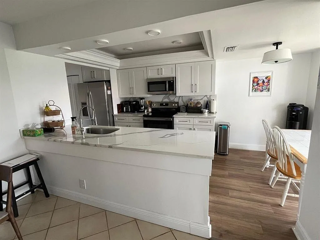 2 bed, 2.0 bath, 1438 sqft, $2,600 — Photo 4