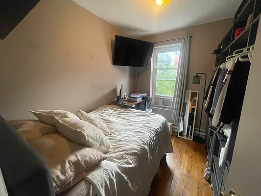 Rented by Delmark Realty LLC | media 22