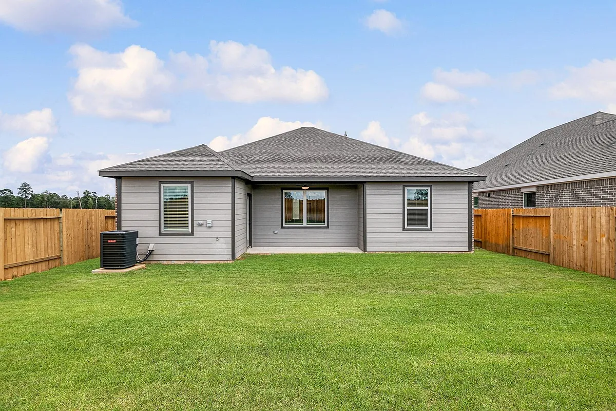 Building Photo - 15765 Bayberry Trace Dr
