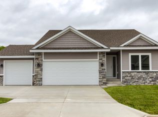 906 Chinook Way, Polk City, IA 50226
