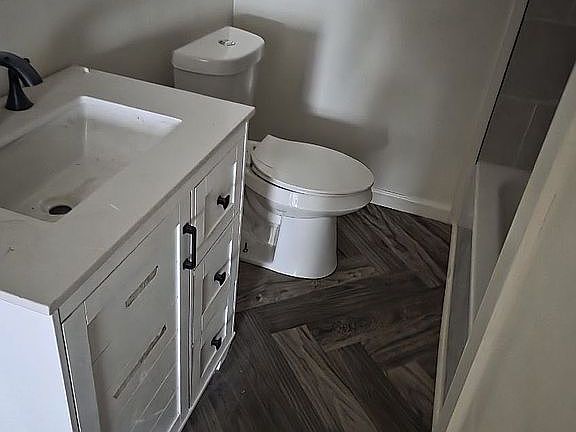 5th image of 907 Florida St