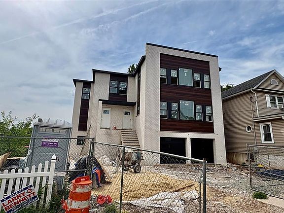 3rd image of 43 John St