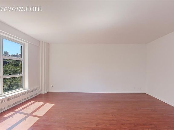 2nd image of 100 La Salle St #7D