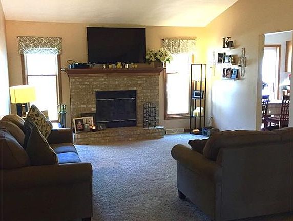 3rd image of 1215 Mary Dr